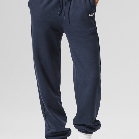 Alo Yoga Accolade Sweatpant Navy - Picture 2 of 4